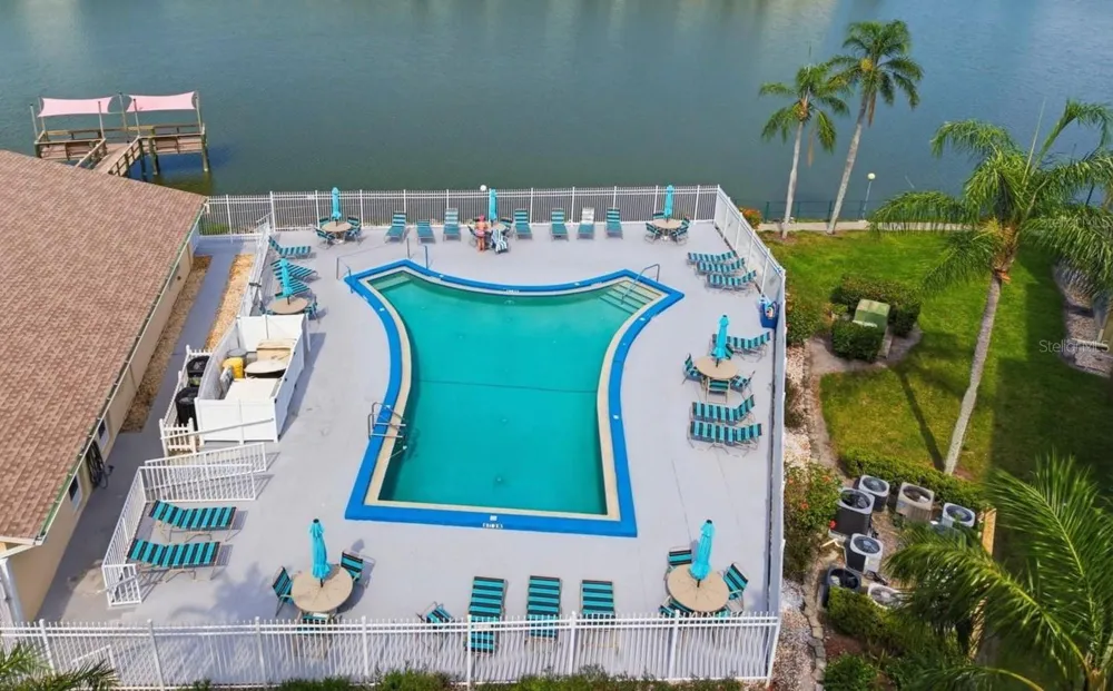 3276 LAKE BAYSHORE DRIVE #O-517 Bradenton, FL 34205