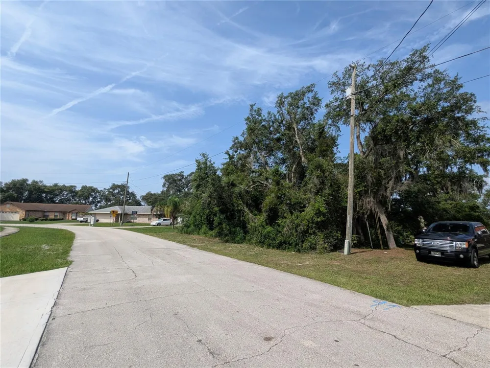 2599 HILLVIEW CIRCLE Deltona, FL 32725