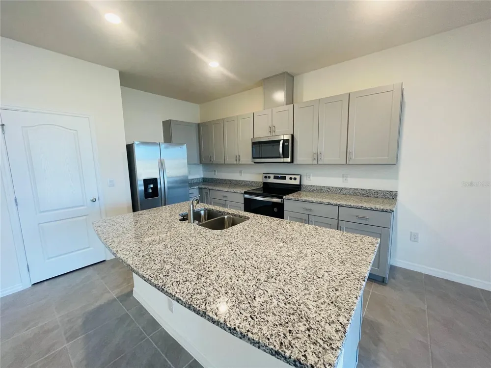 1371 ISLETA LOOP Kissimmee, FL 34741