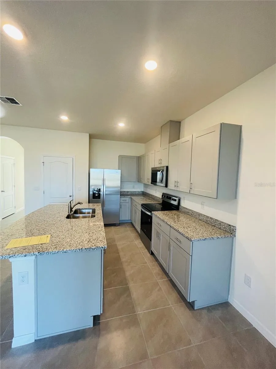1371 ISLETA LOOP Kissimmee, FL 34741