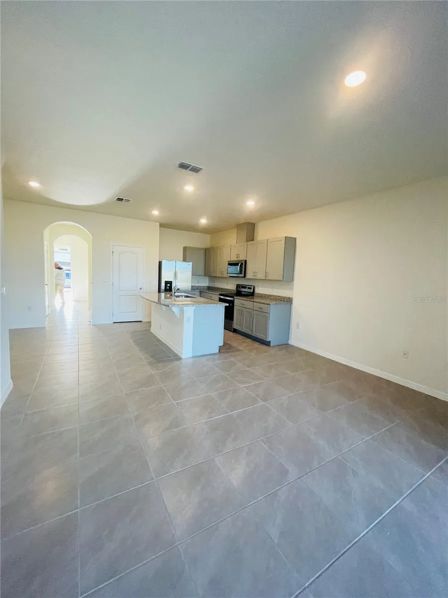 1371 ISLETA LOOP Kissimmee, FL 34741