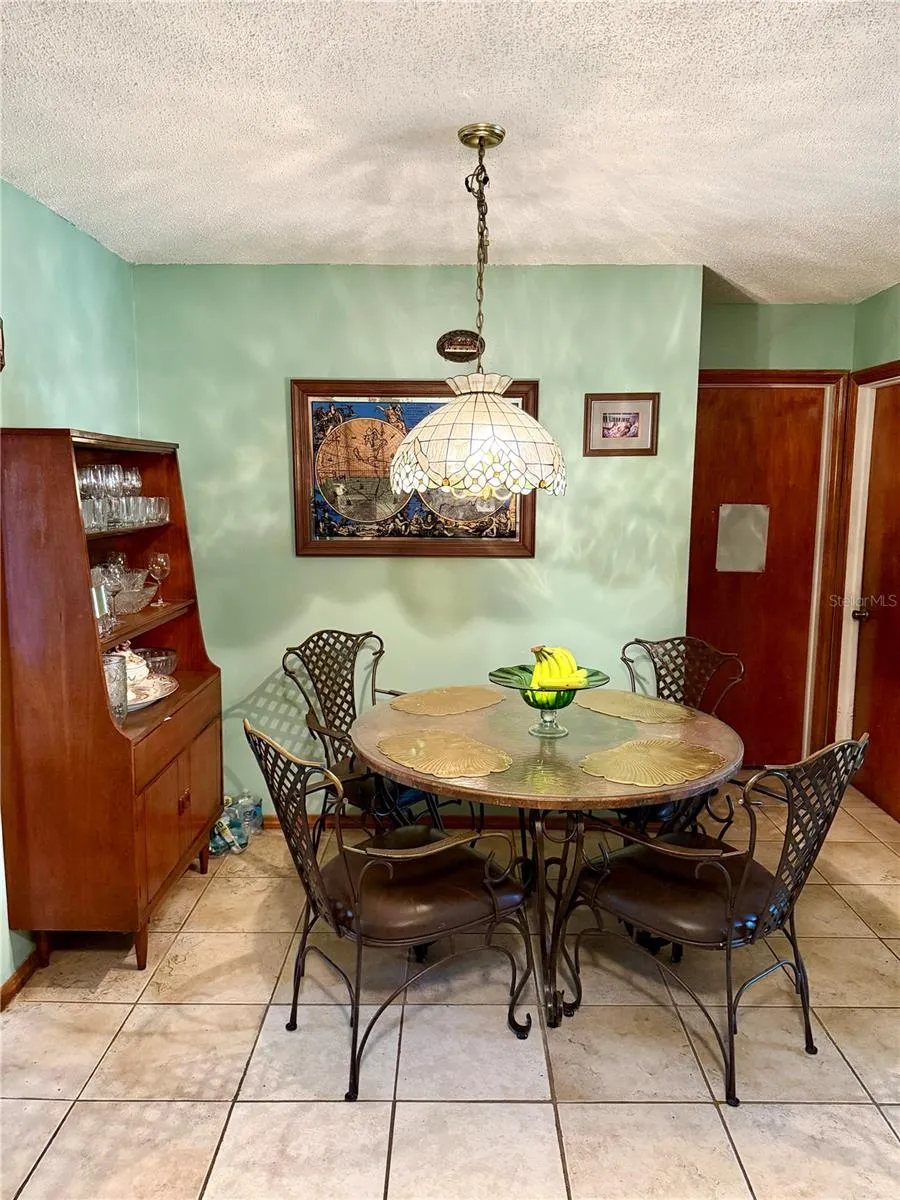 5832 ELON DRIVE Orlando, FL 32808