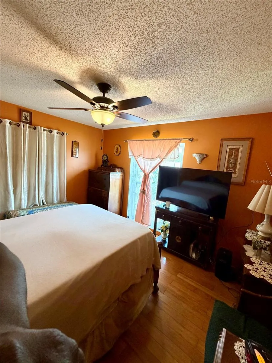 5832 ELON DRIVE Orlando, FL 32808
