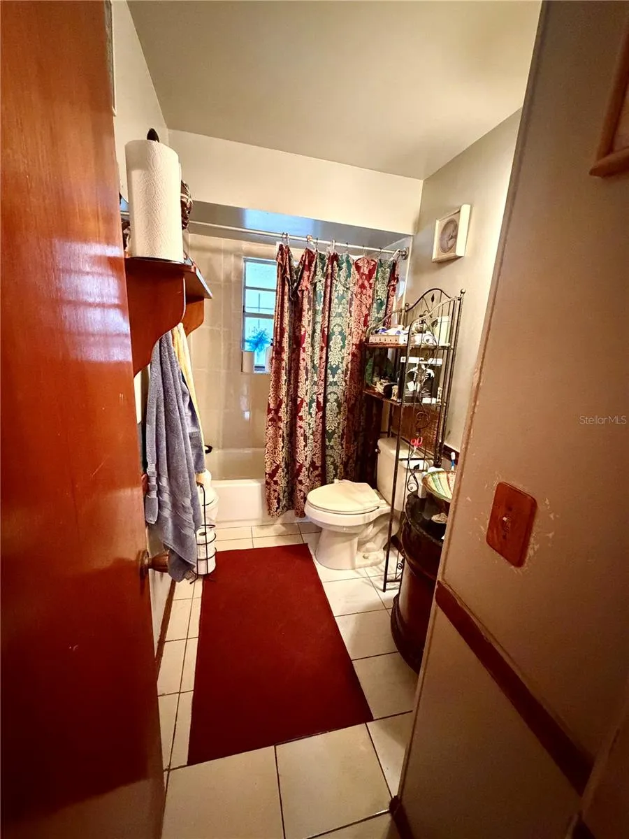 5832 ELON DRIVE Orlando, FL 32808