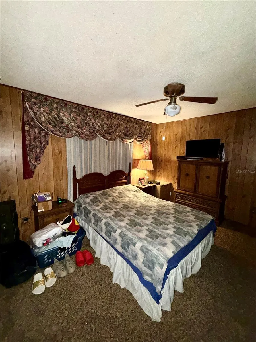 5832 ELON DRIVE Orlando, FL 32808