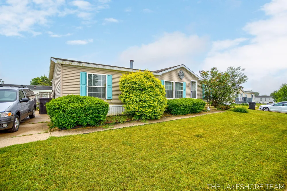 3274 Barbaray Way Holland Charter Township, MI 49424