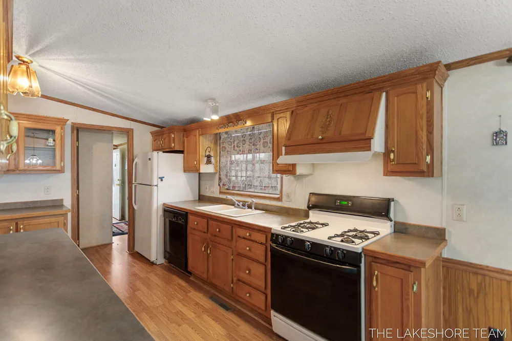 3274 Barbaray Way Holland Charter Township, MI 49424
