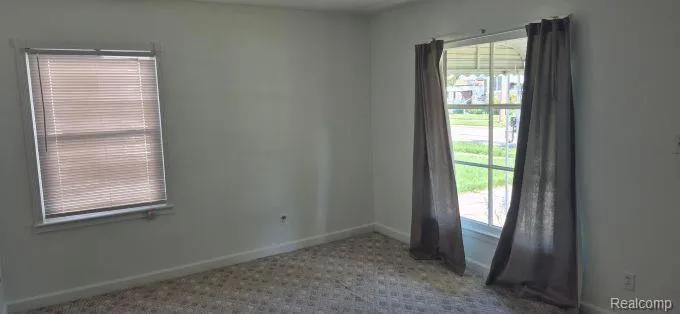 92 Kalama E Madison Heights City, MI 48071