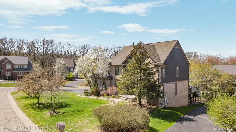3382 Long Meadow Court West Bloomfield Charter Township, MI 48324