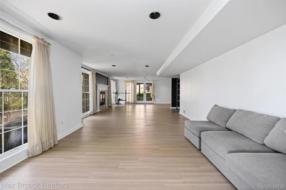 3382 Long Meadow Court West Bloomfield Charter Township, MI 48324