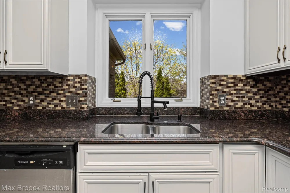 3382 Long Meadow Court West Bloomfield Charter Township, MI 48324