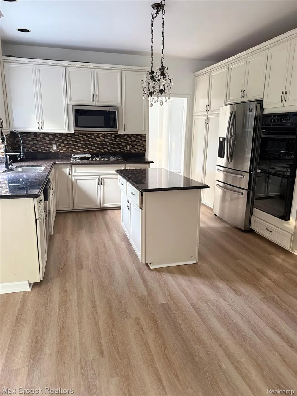 3382 Long Meadow Court West Bloomfield Charter Township, MI 48324