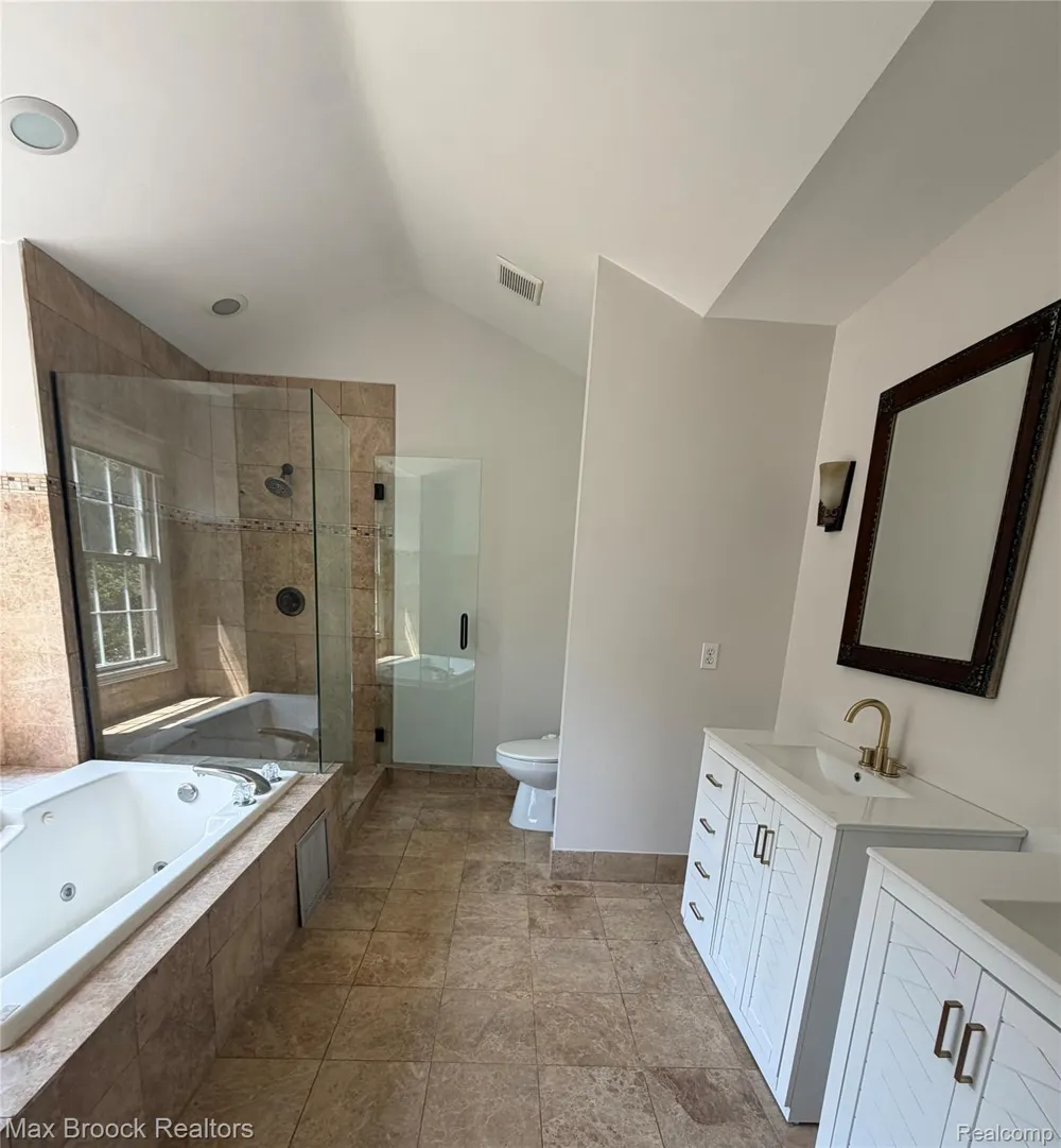 3382 Long Meadow Court West Bloomfield Charter Township, MI 48324
