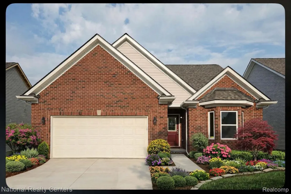 390 Devonshire Drive #27 Lapeer City, MI 48446