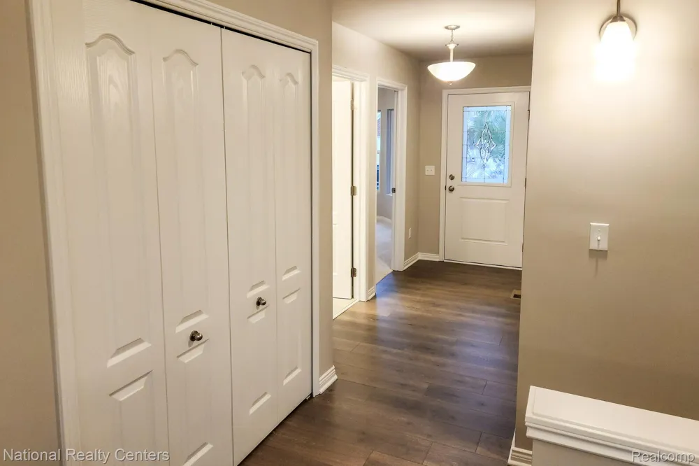 390 Devonshire Drive #27 Lapeer City, MI 48446