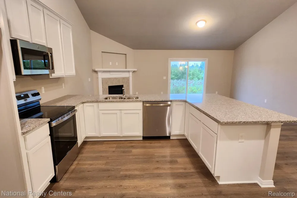 390 Devonshire Drive #27 Lapeer City, MI 48446