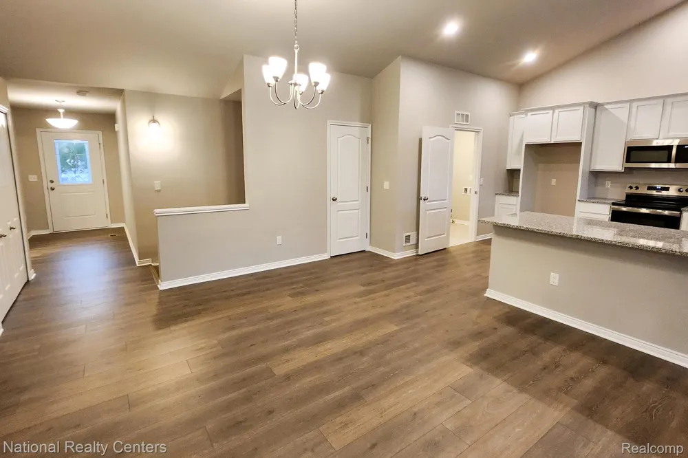 390 Devonshire Drive #27 Lapeer City, MI 48446