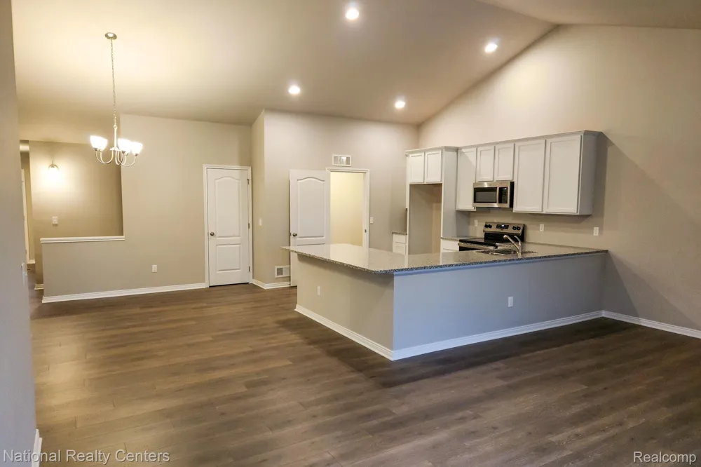 390 Devonshire Drive #27 Lapeer City, MI 48446