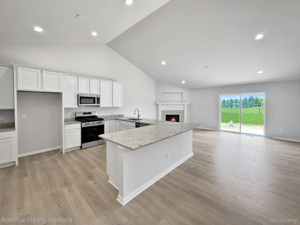 390 Devonshire Drive #27 Lapeer City, MI 48446