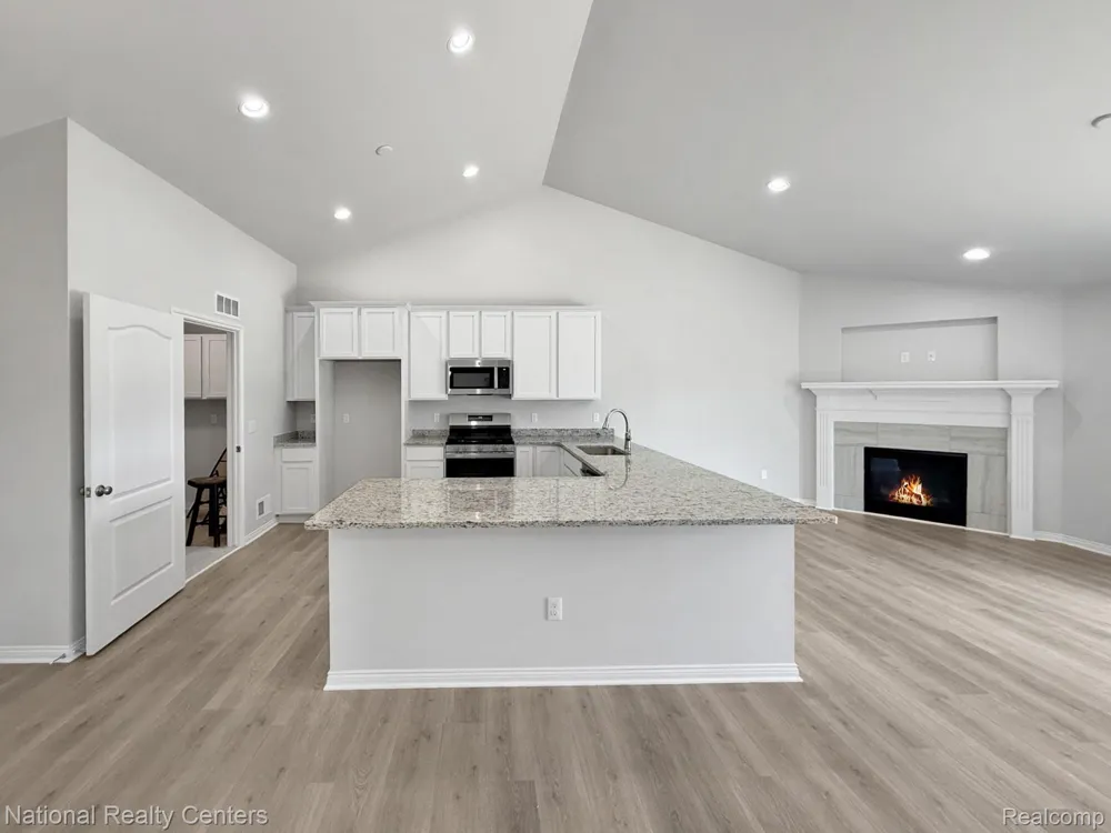 390 Devonshire Drive #27 Lapeer City, MI 48446