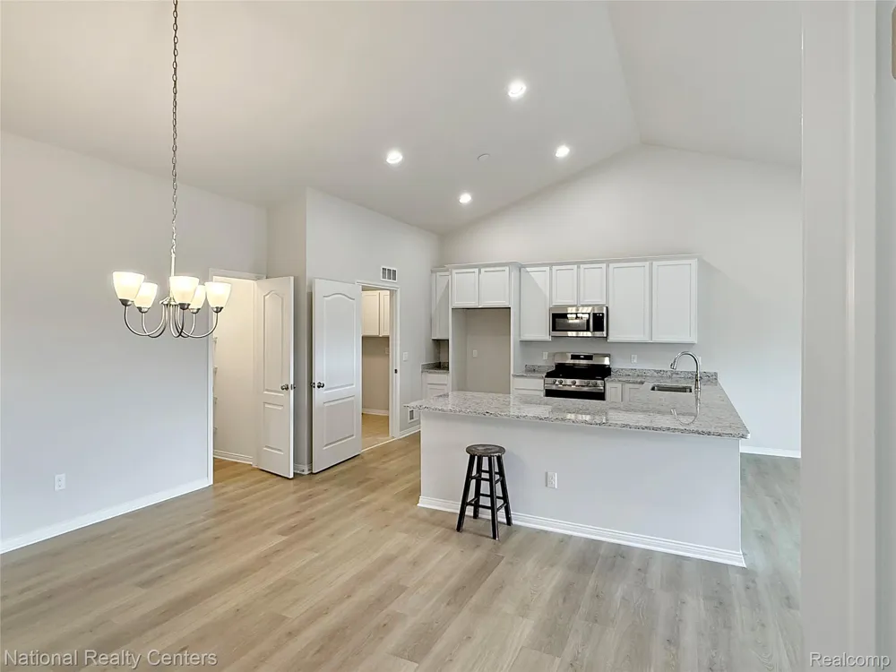 390 Devonshire Drive #27 Lapeer City, MI 48446