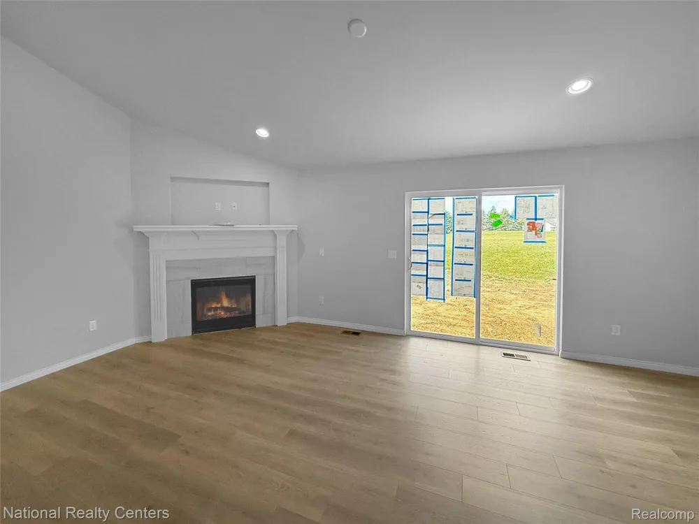 390 Devonshire Drive #27 Lapeer City, MI 48446