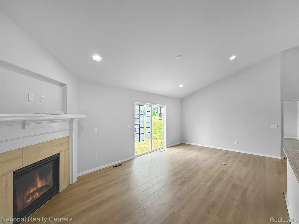 390 Devonshire Drive #27 Lapeer City, MI 48446