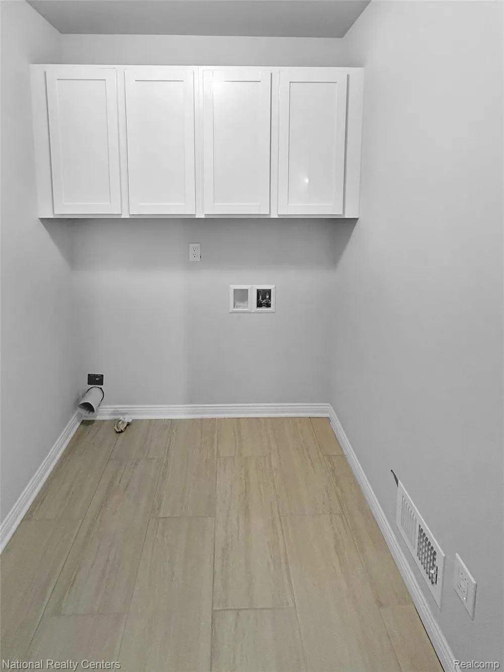 390 Devonshire Drive #27 Lapeer City, MI 48446