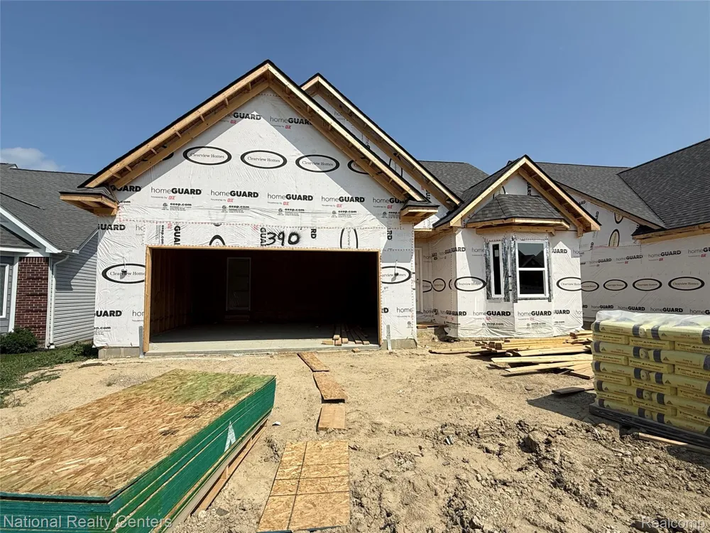 390 Devonshire Drive #27 Lapeer City, MI 48446