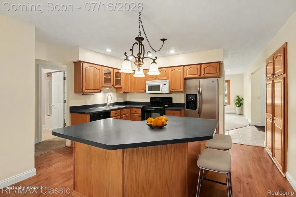 22900 Valerie Street Lyon Charter Township, MI 48178