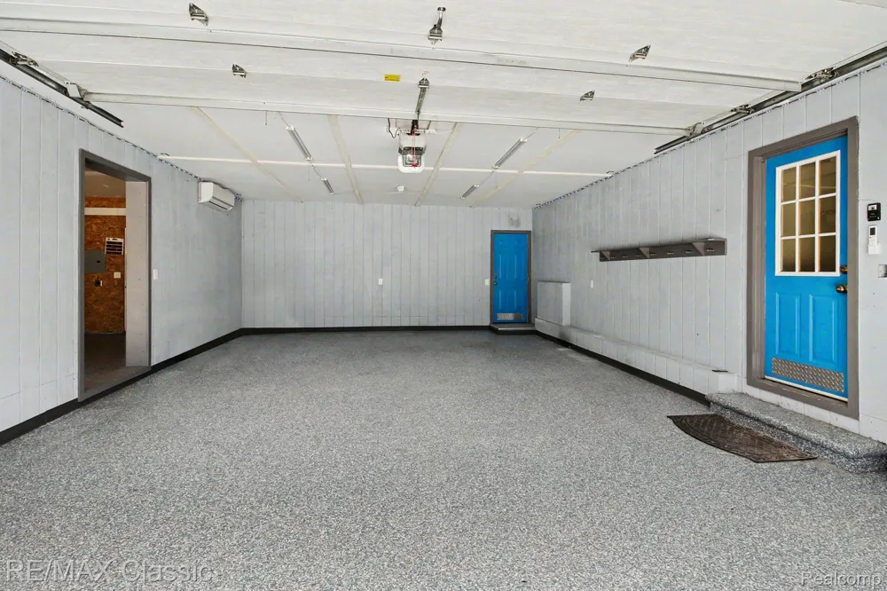 22900 Valerie Street Lyon Charter Township, MI 48178