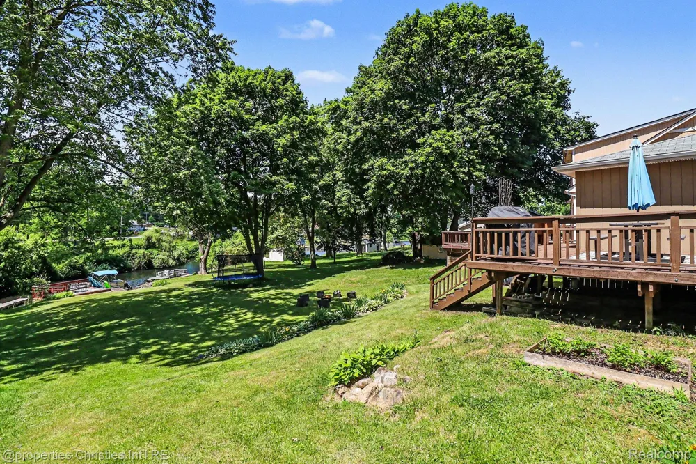 9567 Susin Lane Springfield Charter Township, MI 48348