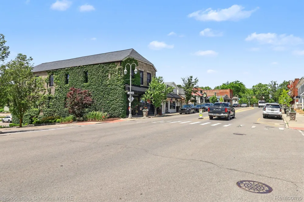 9567 Susin Lane Springfield Charter Township, MI 48348