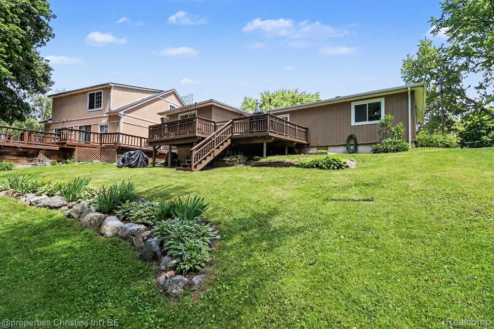 9567 Susin Lane Springfield Charter Township, MI 48348