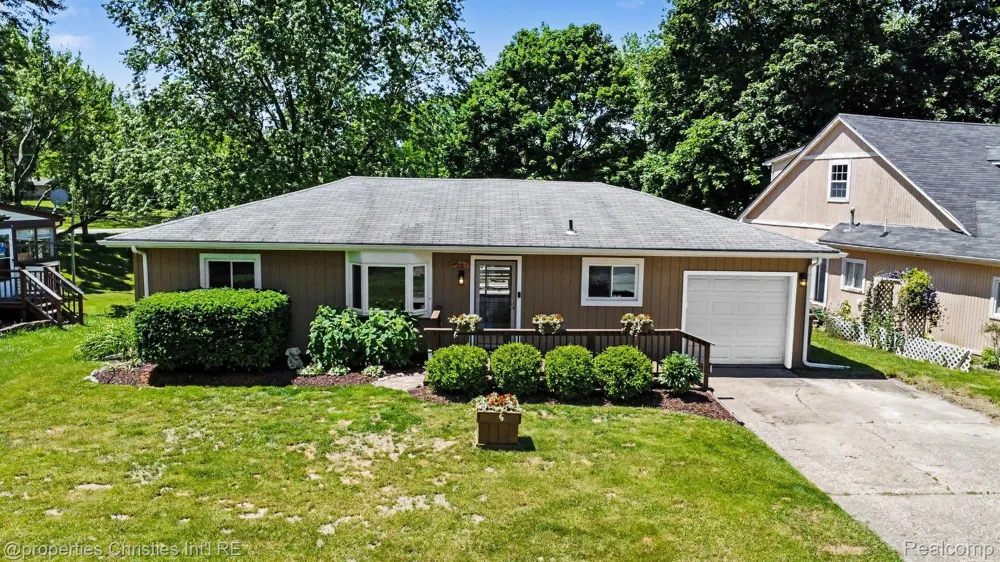 9567 Susin Lane Springfield Charter Township, MI 48348