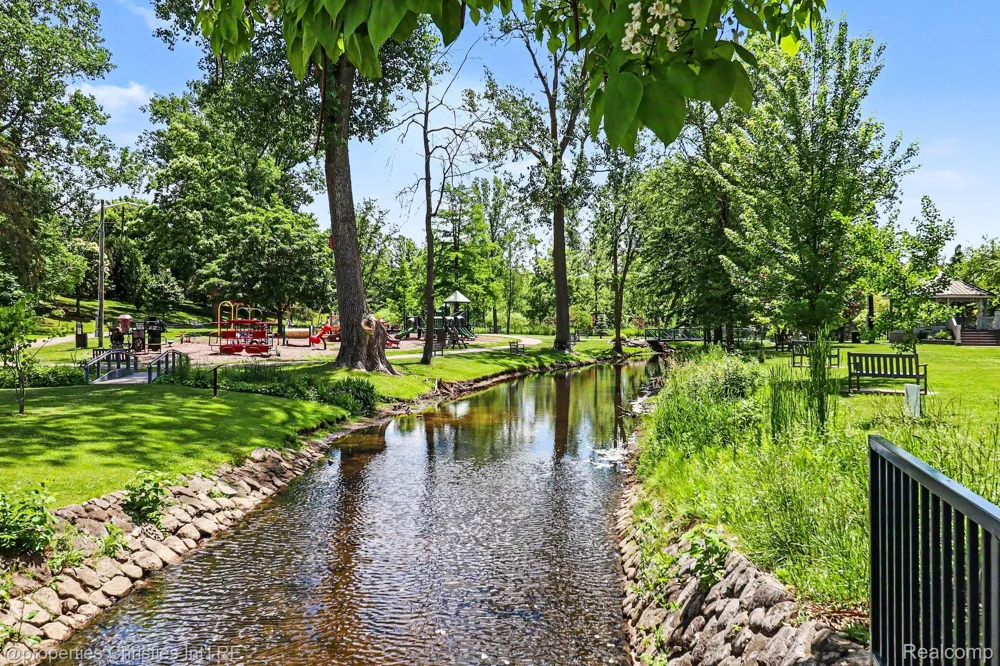 9567 Susin Lane Springfield Charter Township, MI 48348