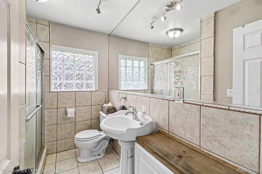 9567 Susin Lane Springfield Charter Township, MI 48348