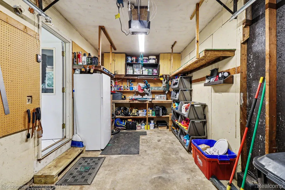 9567 Susin Lane Springfield Charter Township, MI 48348