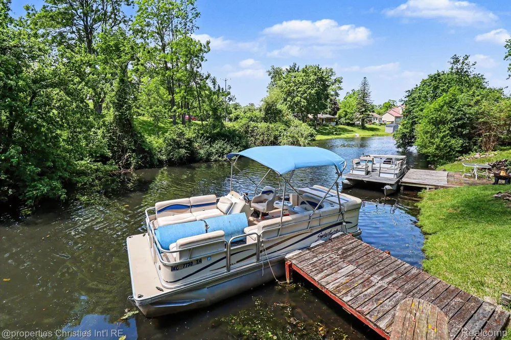 9567 Susin Lane Springfield Charter Township, MI 48348