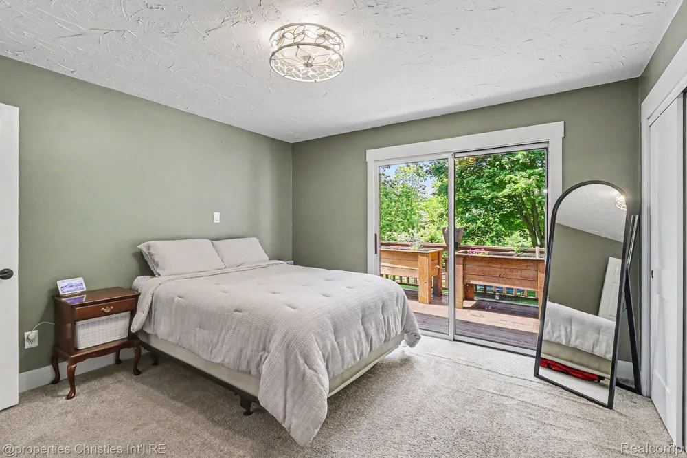 9567 Susin Lane Springfield Charter Township, MI 48348