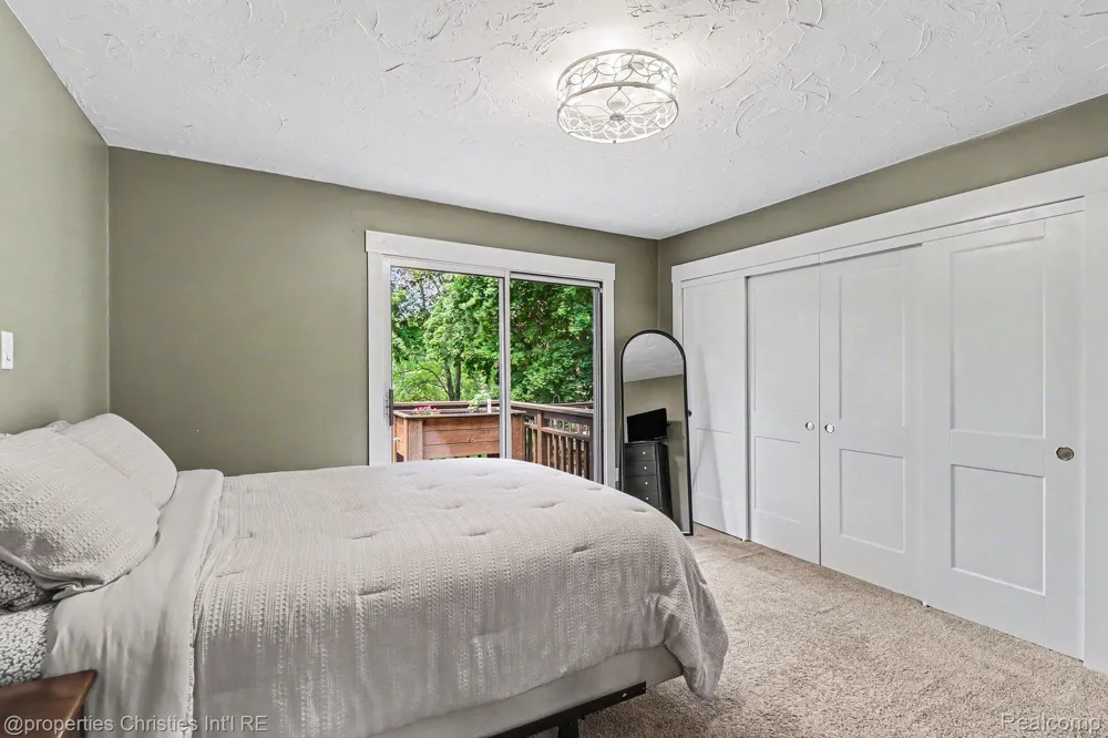 9567 Susin Lane Springfield Charter Township, MI 48348