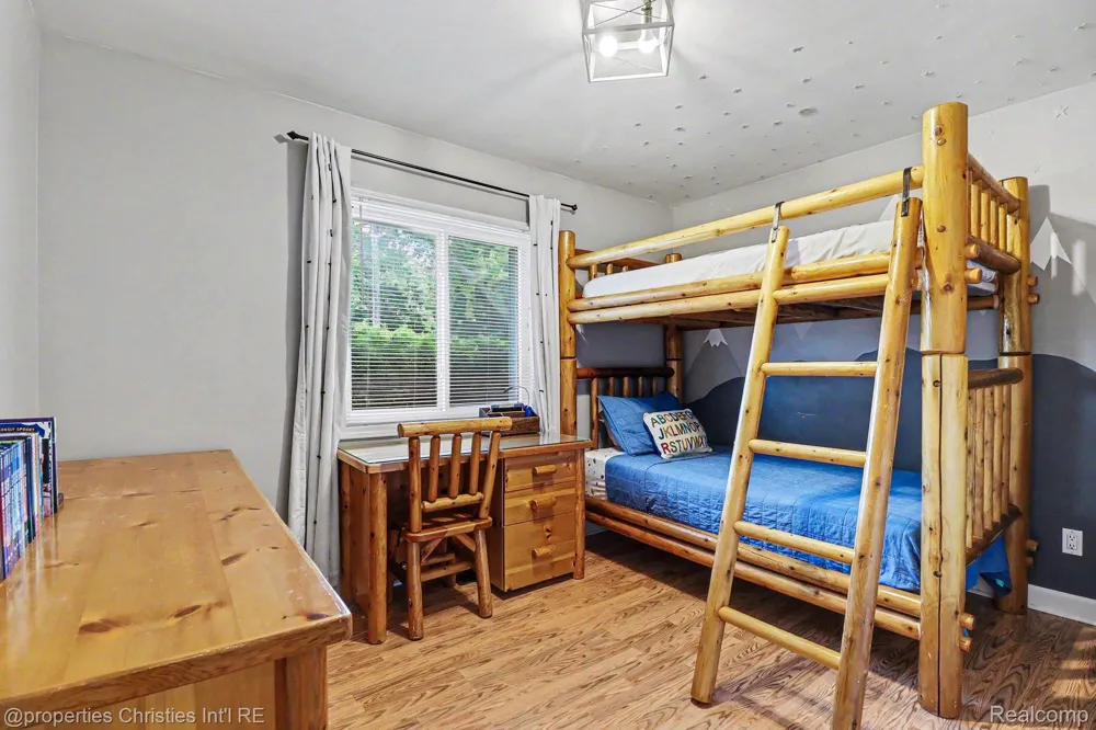 9567 Susin Lane Springfield Charter Township, MI 48348