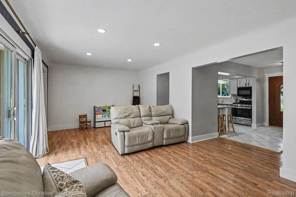 9567 Susin Lane Springfield Charter Township, MI 48348