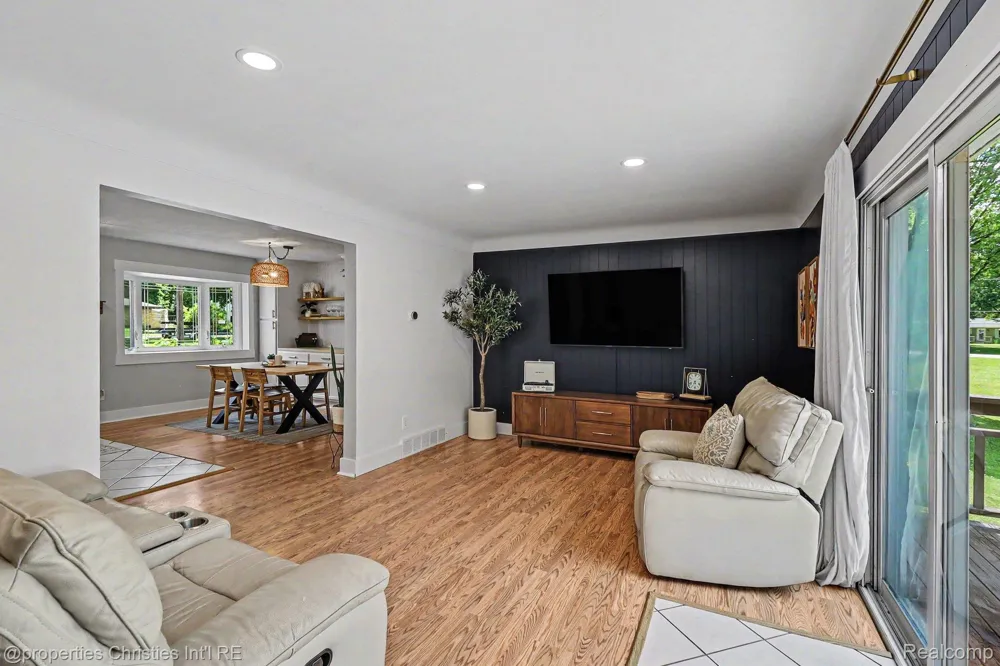 9567 Susin Lane Springfield Charter Township, MI 48348