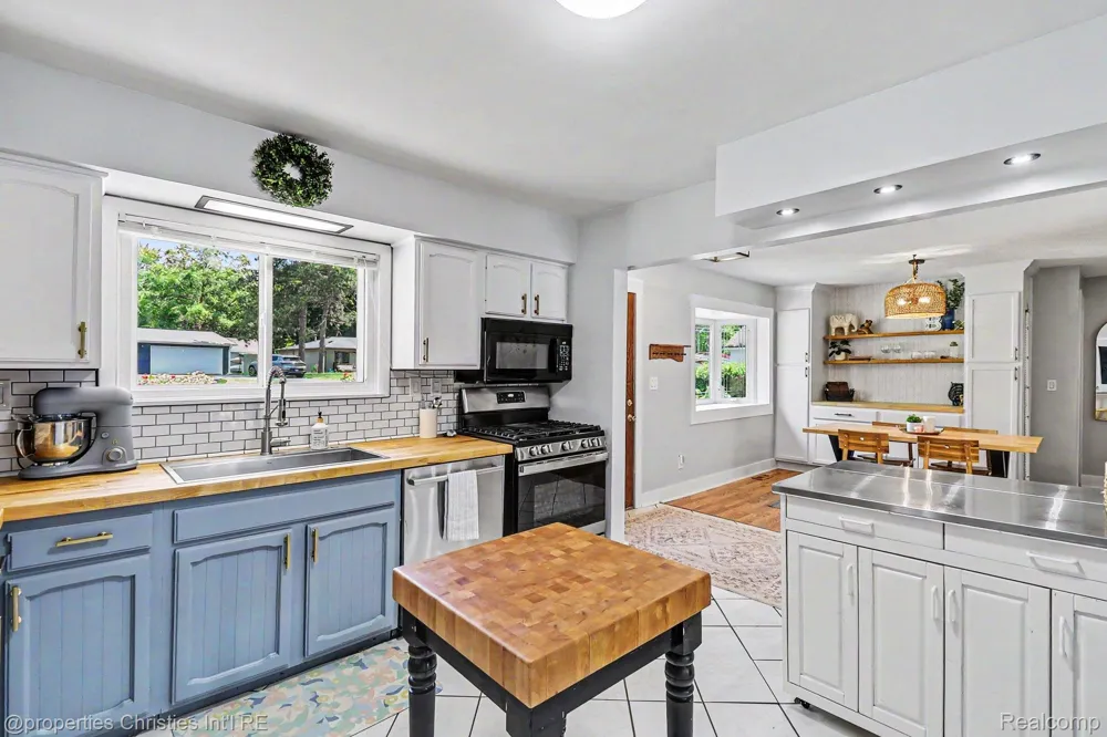 9567 Susin Lane Springfield Charter Township, MI 48348