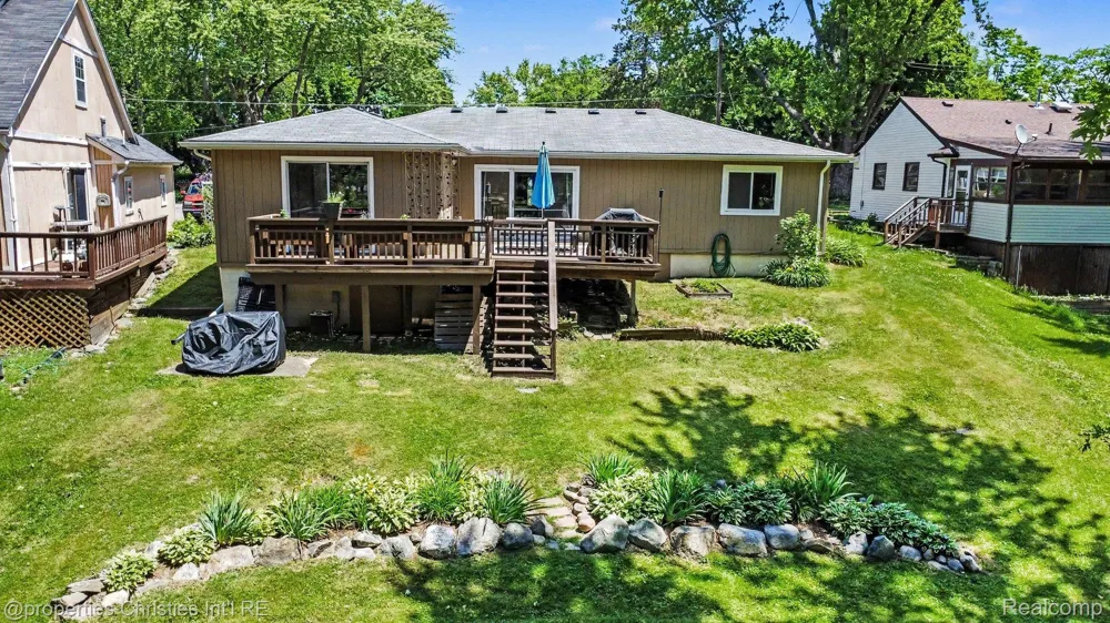 9567 Susin Lane Springfield Charter Township, MI 48348