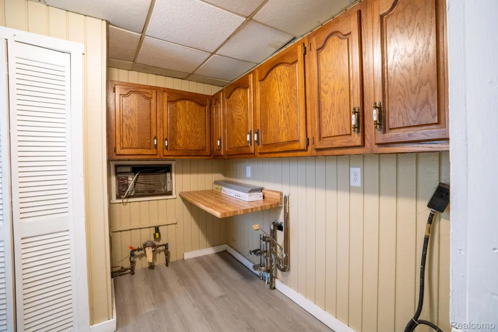 15315 Semrau Avenue Eastpointe City, MI 48021