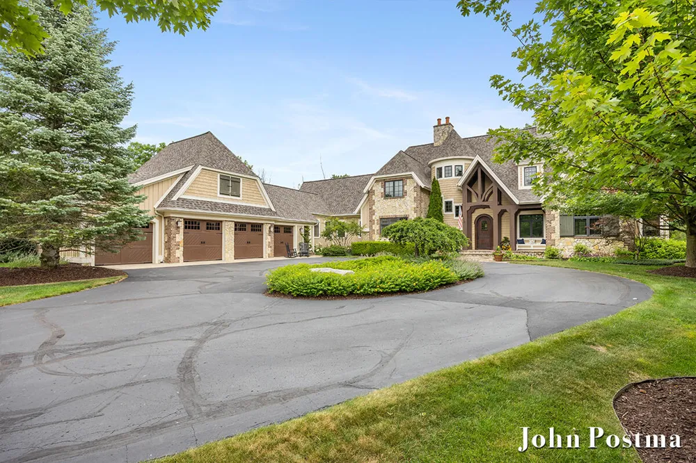 5914 Whitworth Court SE Cascade Charter Township, MI 49546