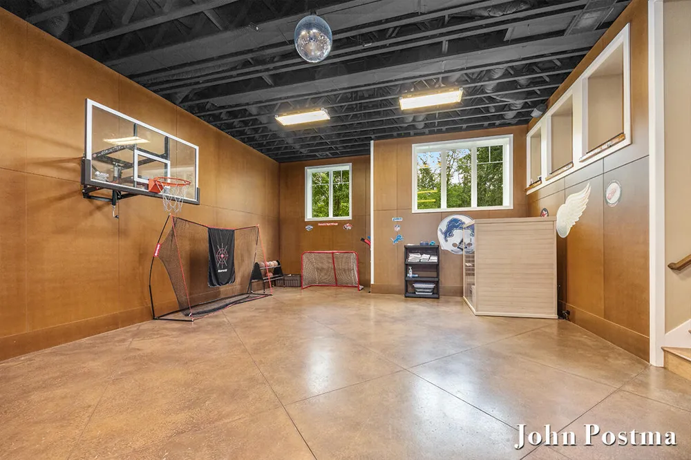 5914 Whitworth Court SE Cascade Charter Township, MI 49546