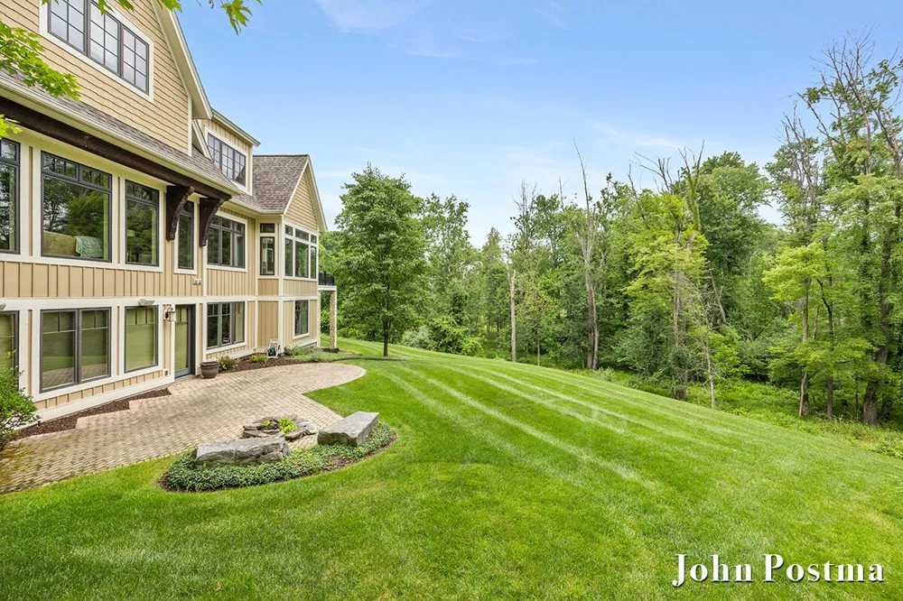 5914 Whitworth Court SE Cascade Charter Township, MI 49546
